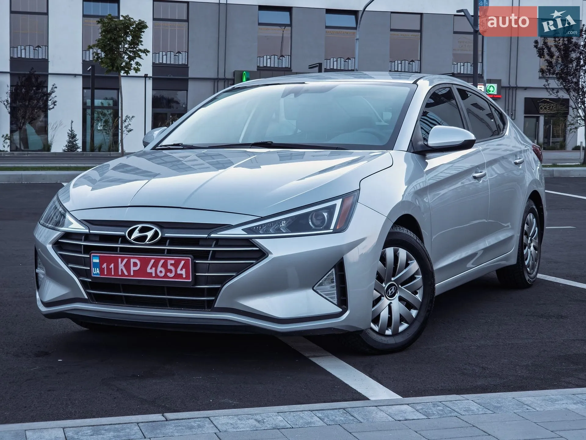2019 Hyundai Elantra - фото 1