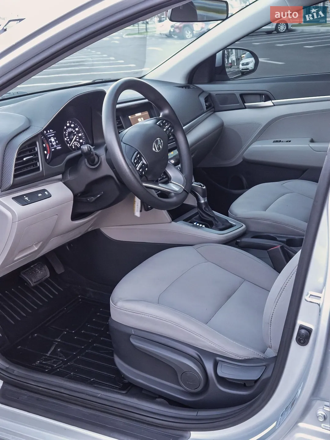 2019 Hyundai Elantra - мініатюра 13