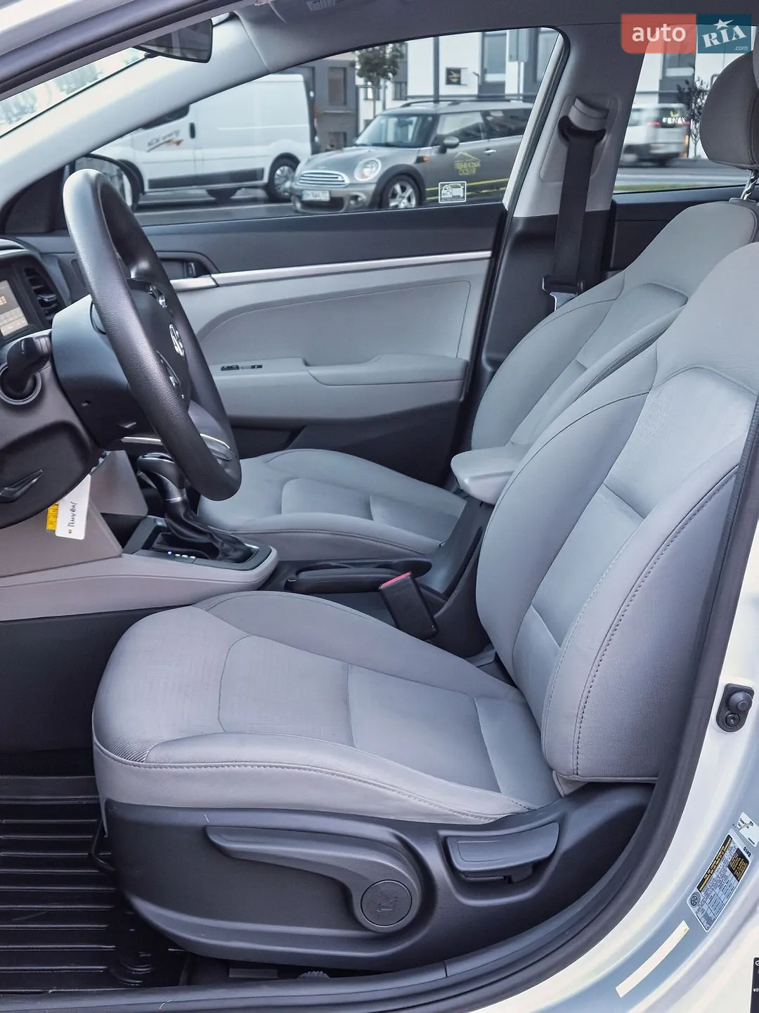 2019 Hyundai Elantra - мініатюра 14