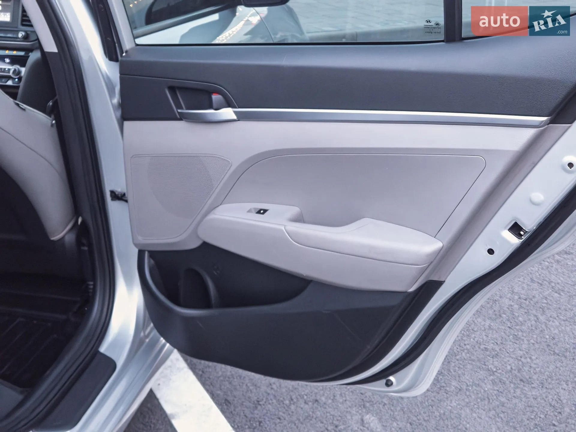 2019 Hyundai Elantra - мініатюра 26