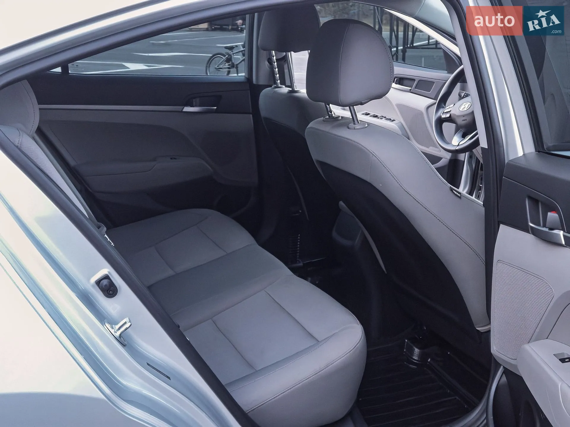 2019 Hyundai Elantra - мініатюра 27