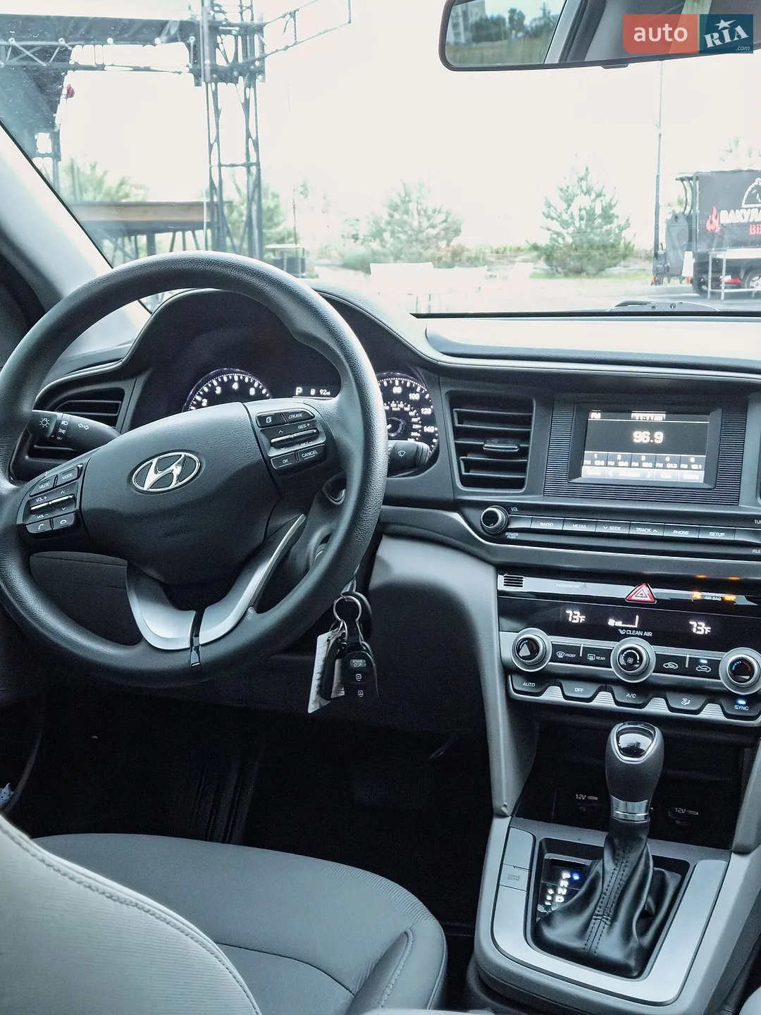 2019 Hyundai Elantra - мініатюра 18