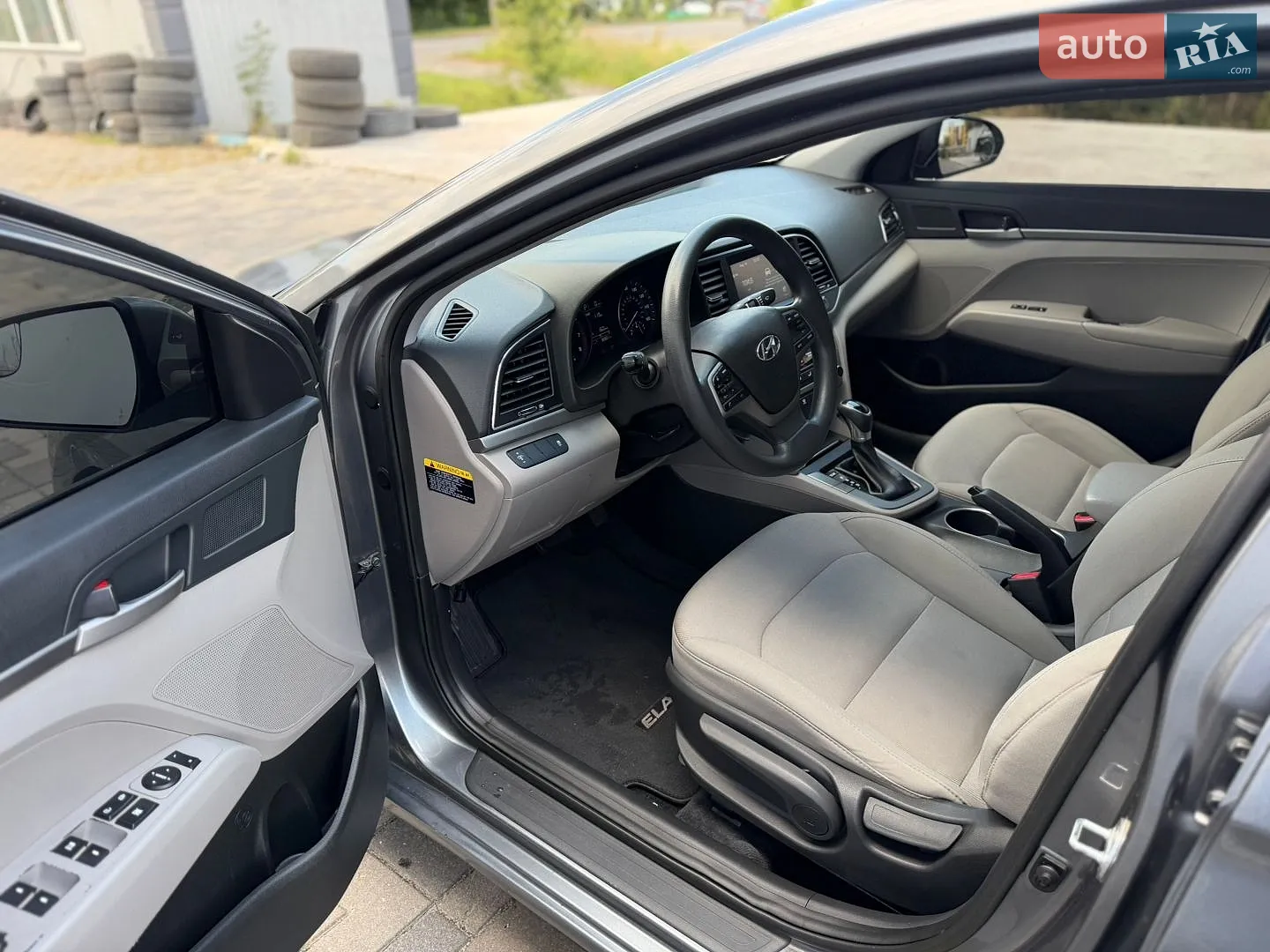 2018 Hyundai Elantra - мініатюра 27