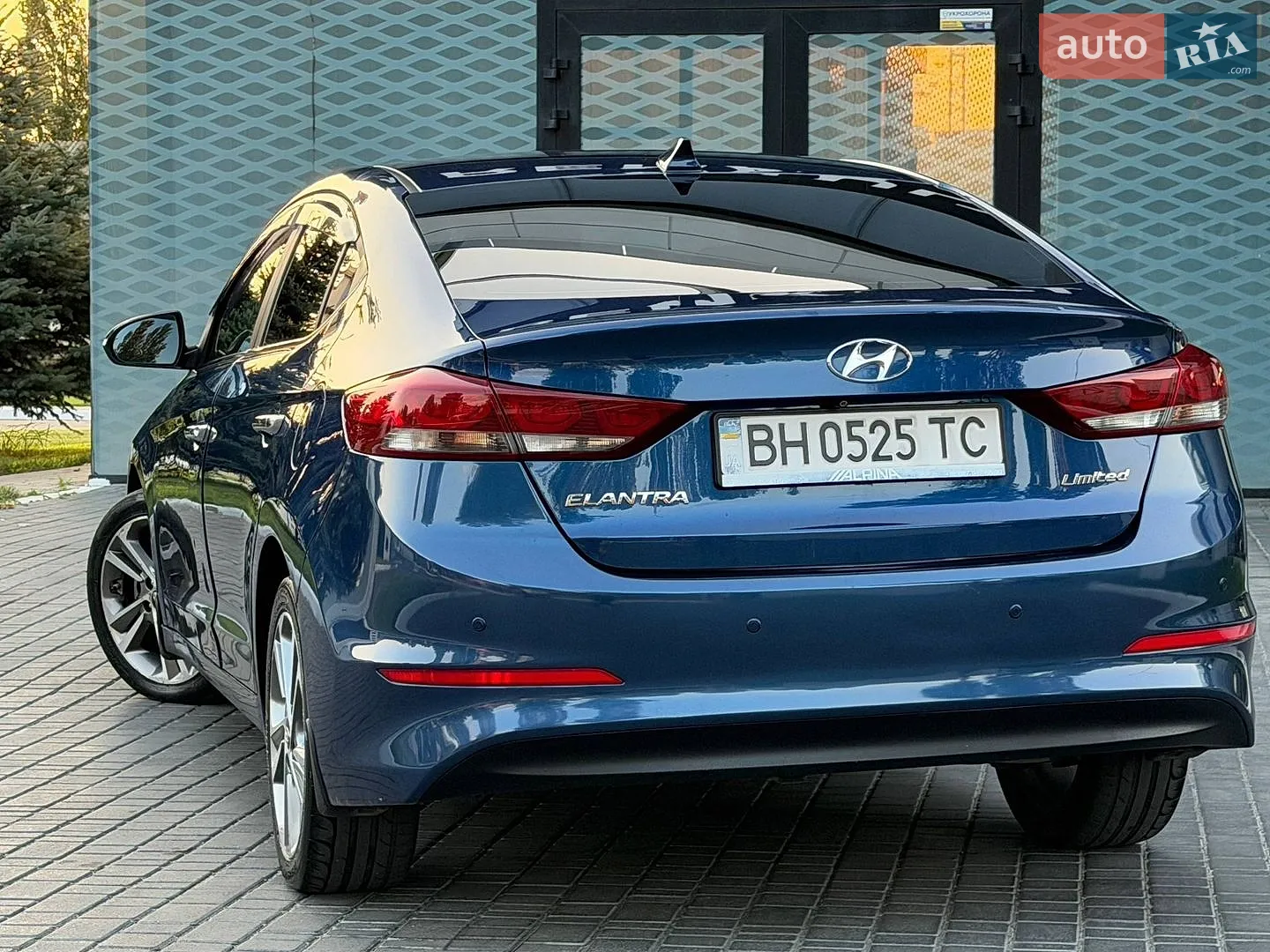 2016 Hyundai Elantra - мініатюра 15