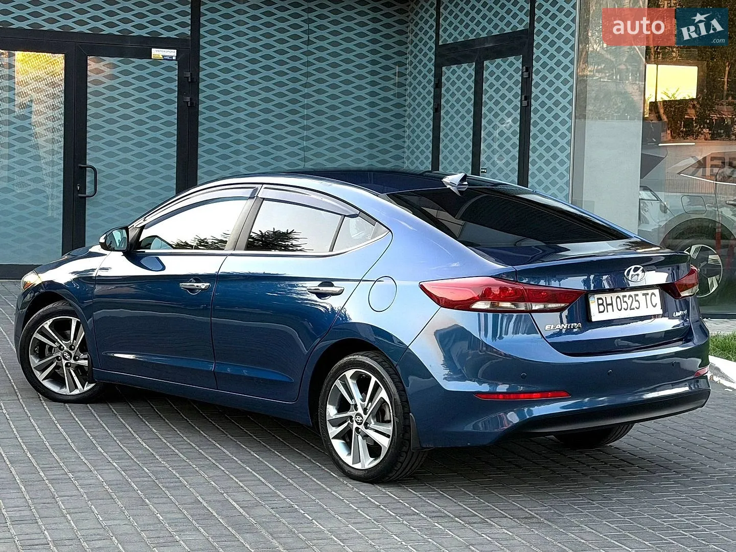 2016 Hyundai Elantra - мініатюра 14