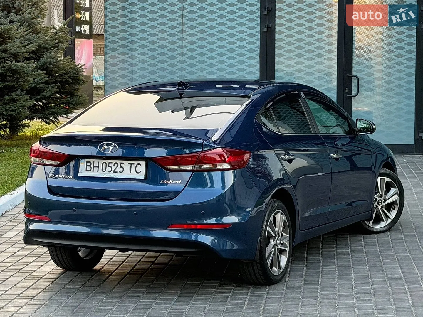 2016 Hyundai Elantra - мініатюра 18