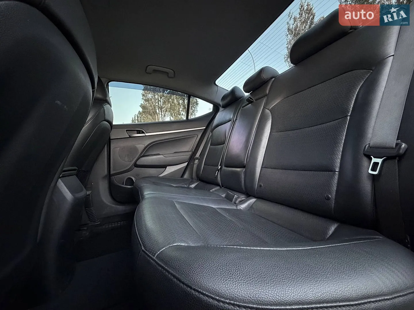 2016 Hyundai Elantra - мініатюра 24