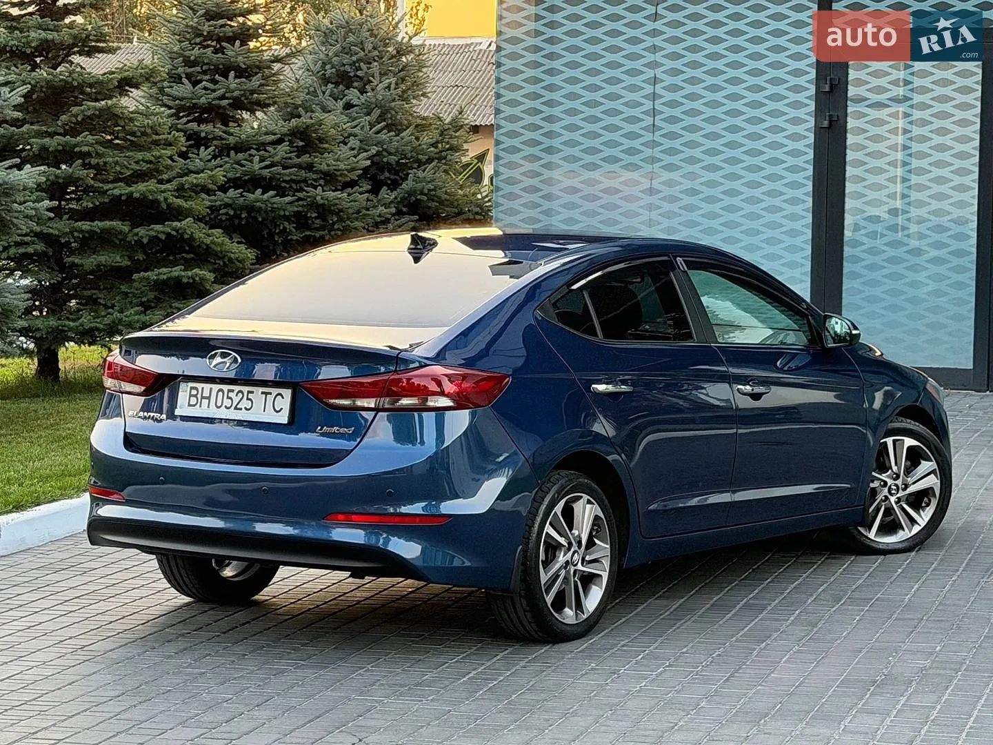 2016 Hyundai Elantra - мініатюра 17
