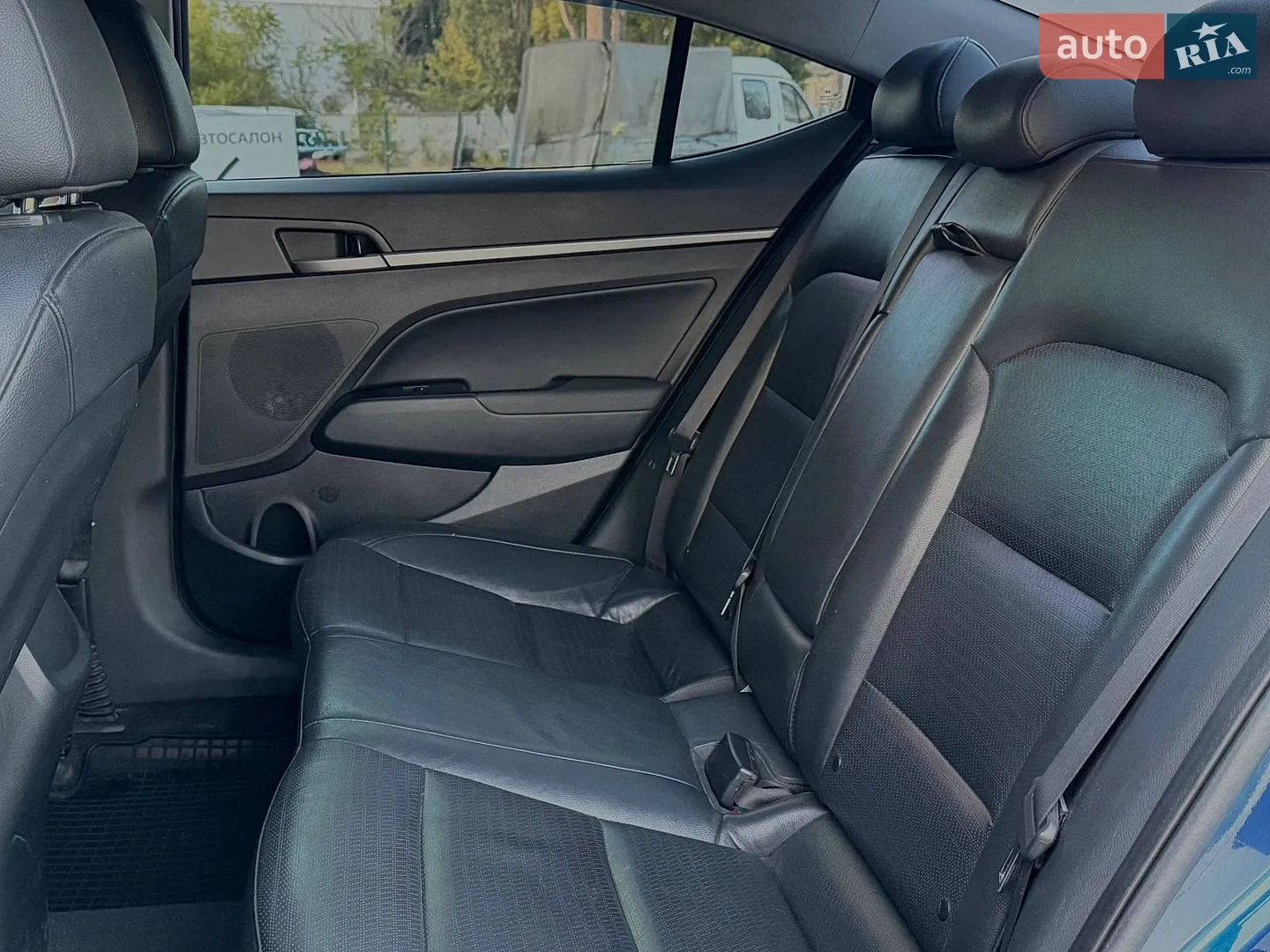 2016 Hyundai Elantra - мініатюра 25