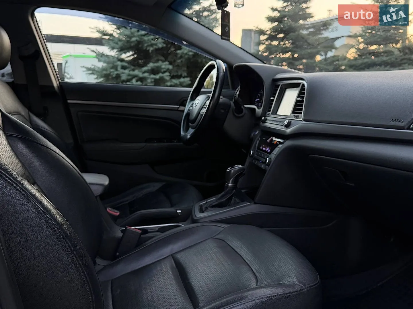 2016 Hyundai Elantra - мініатюра 28