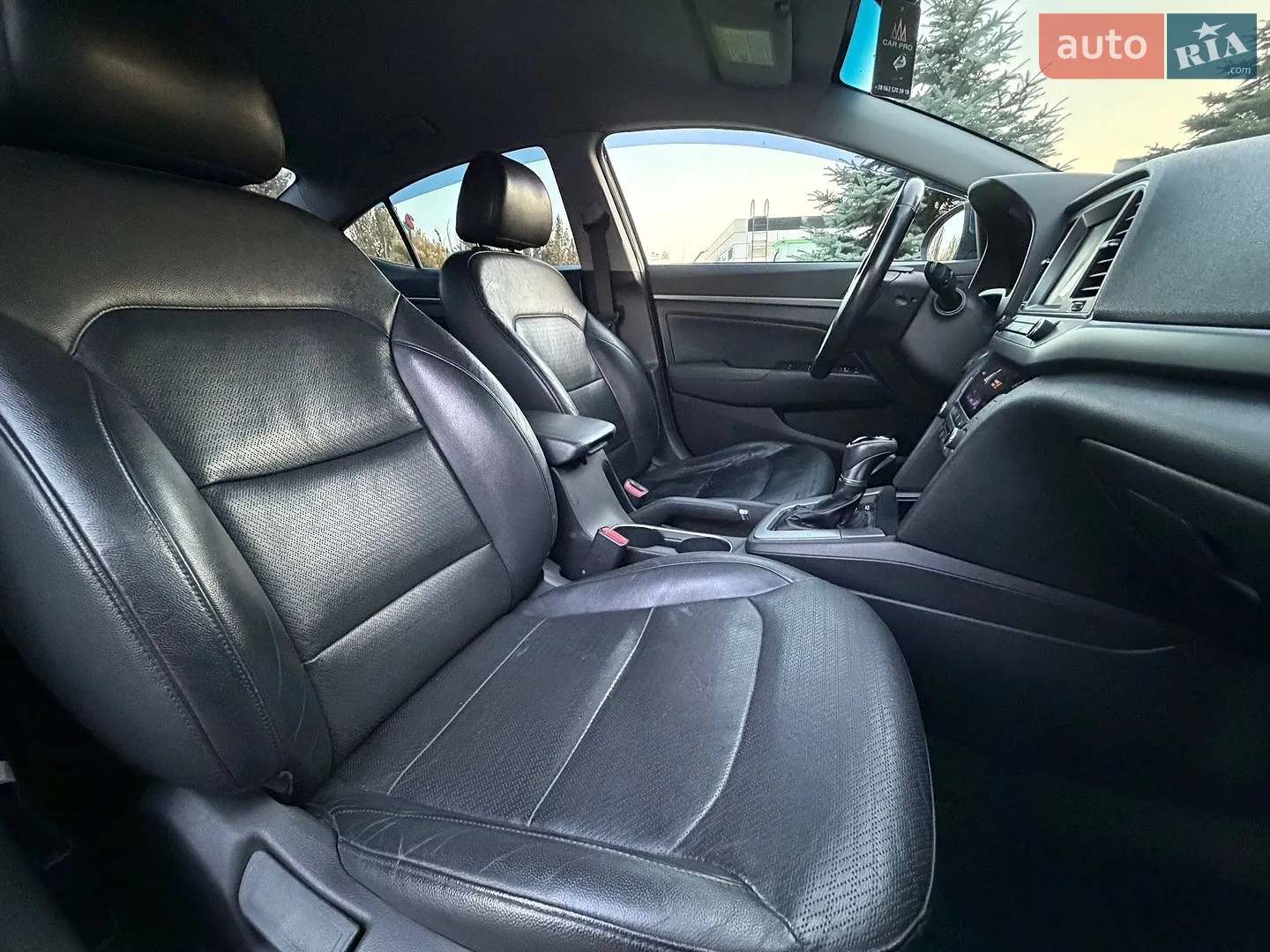2016 Hyundai Elantra - мініатюра 30