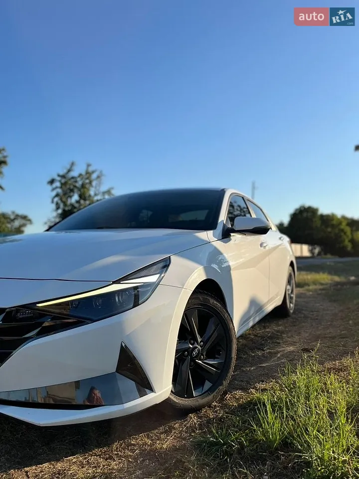 2019 Hyundai Elantra - мініатюра 16