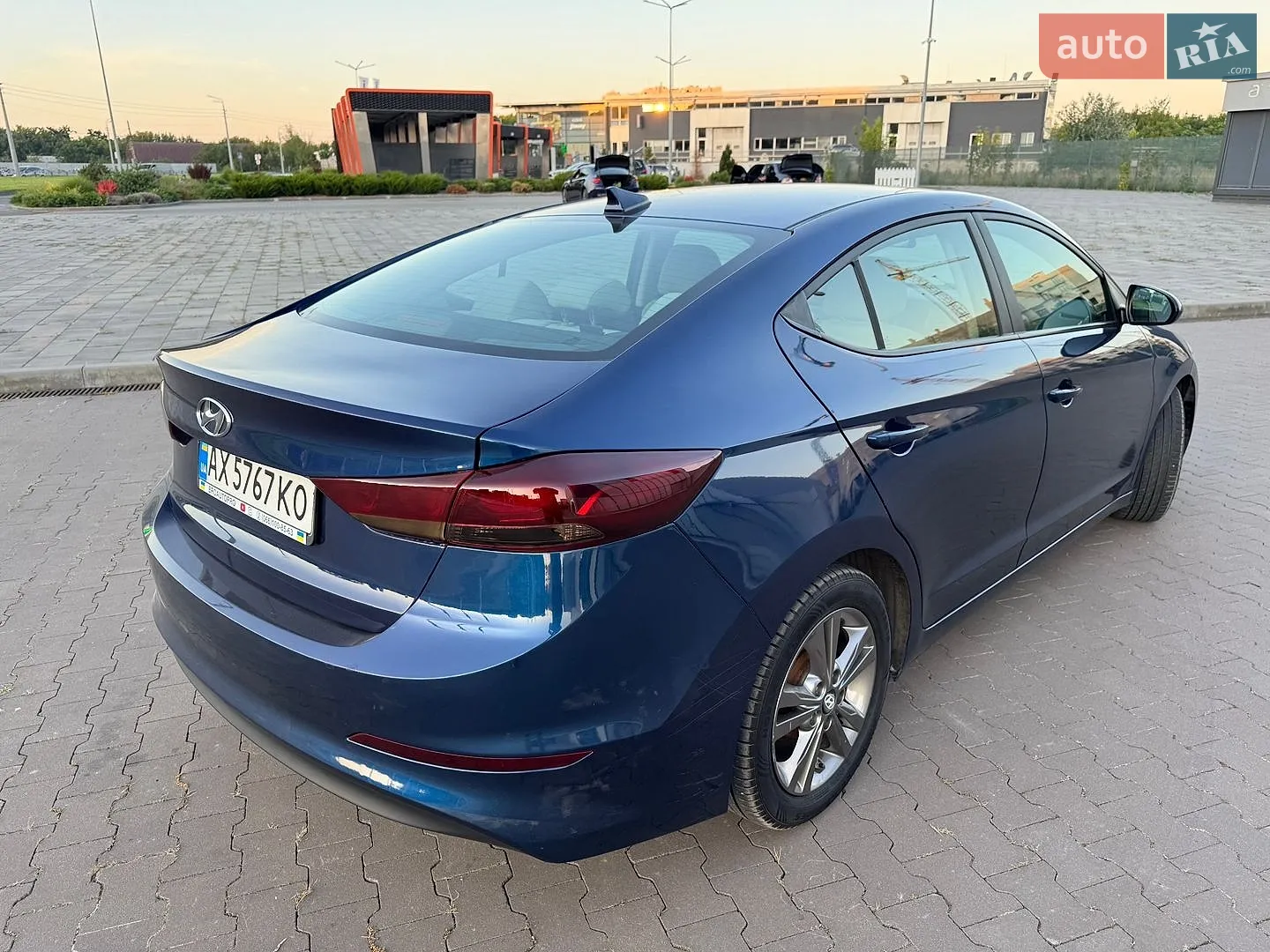 2016 Hyundai Elantra - мініатюра 9