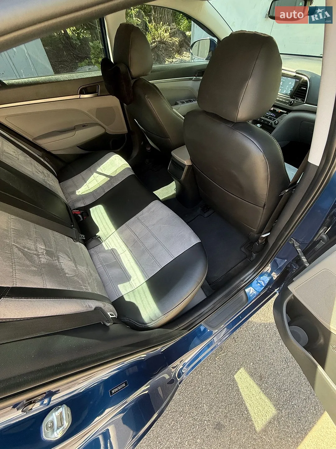 2018 Hyundai Elantra - мініатюра 19