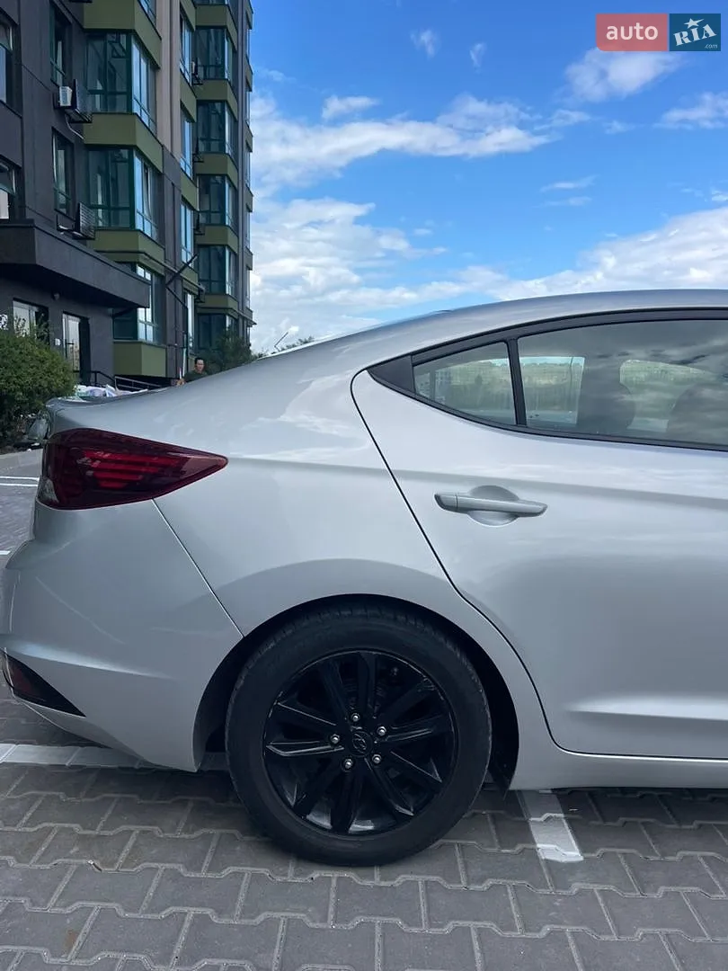 2018 Hyundai Elantra - мініатюра 9