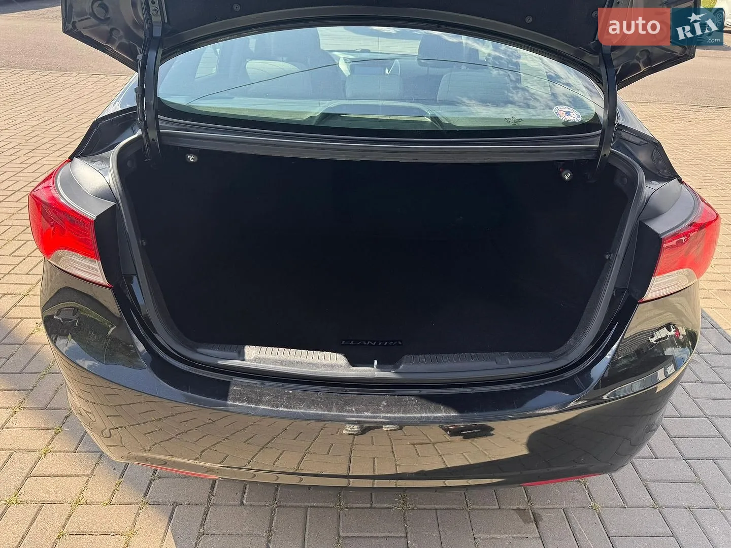 2012 Hyundai Elantra - мініатюра 24