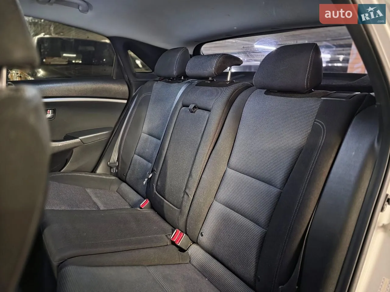 2016 Hyundai Elantra - мініатюра 16
