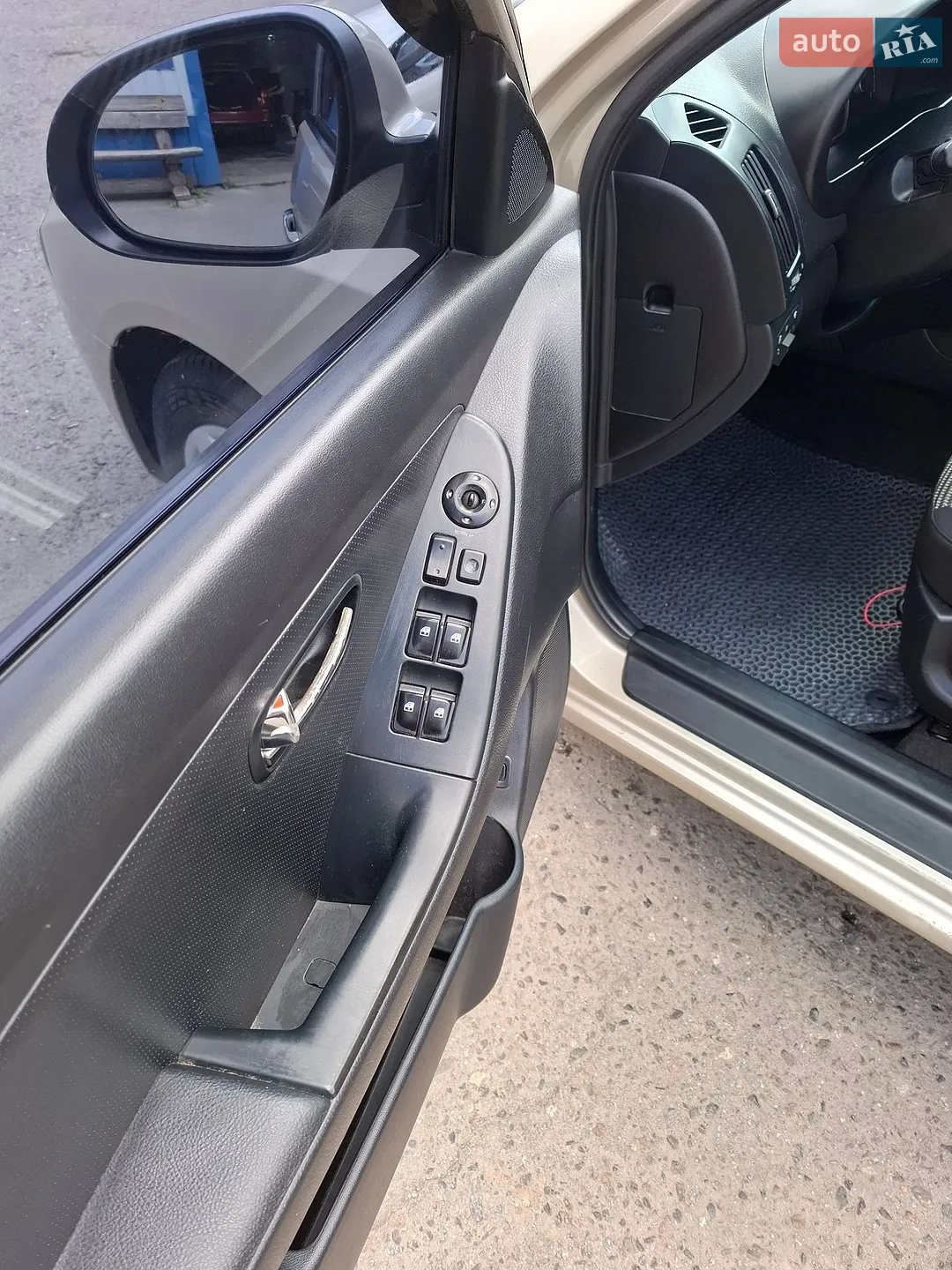2010 Hyundai Elantra - мініатюра 10