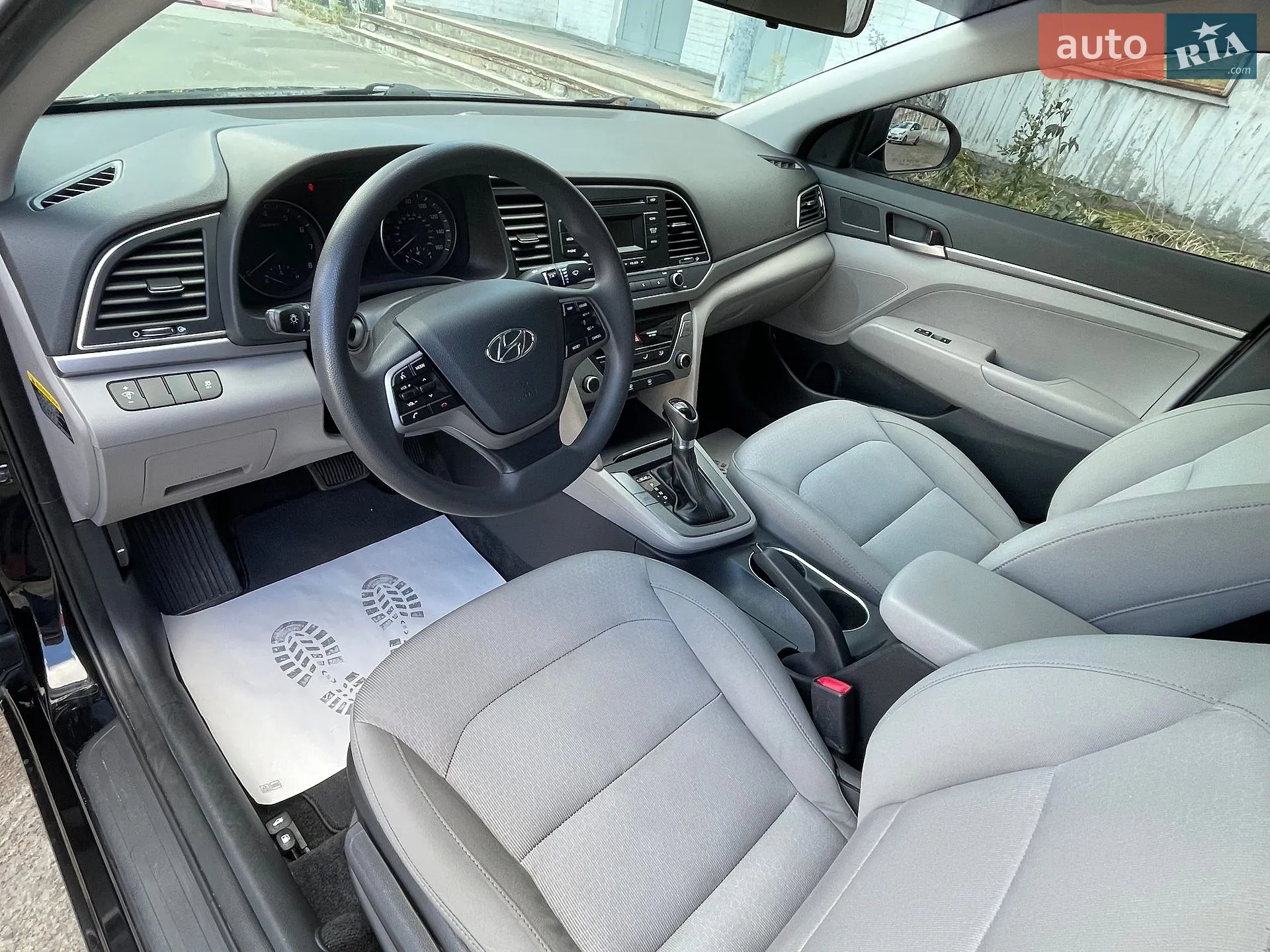 2017 Hyundai Elantra - мініатюра 12