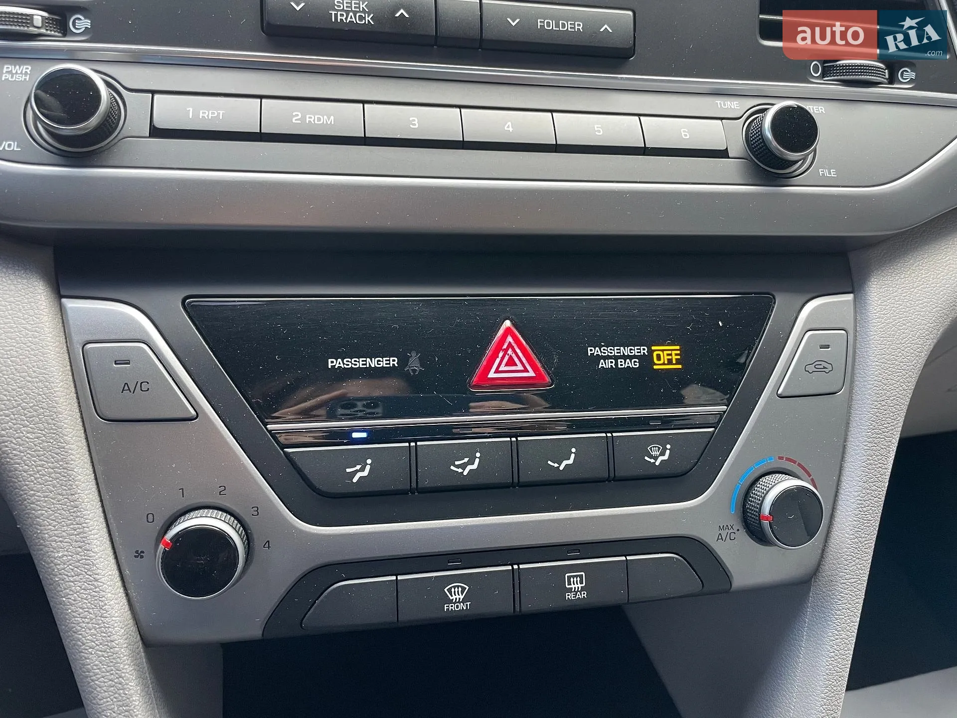 2017 Hyundai Elantra - мініатюра 21