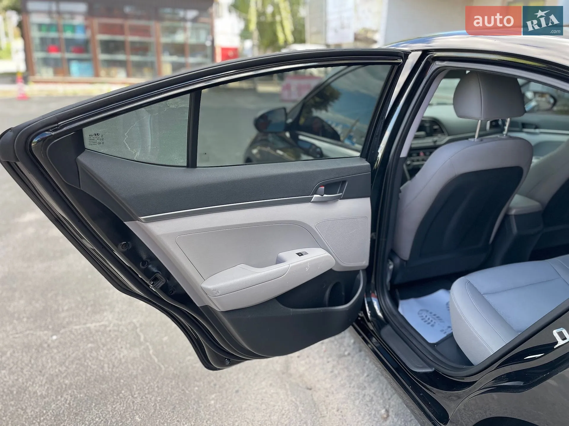 2017 Hyundai Elantra - мініатюра 27