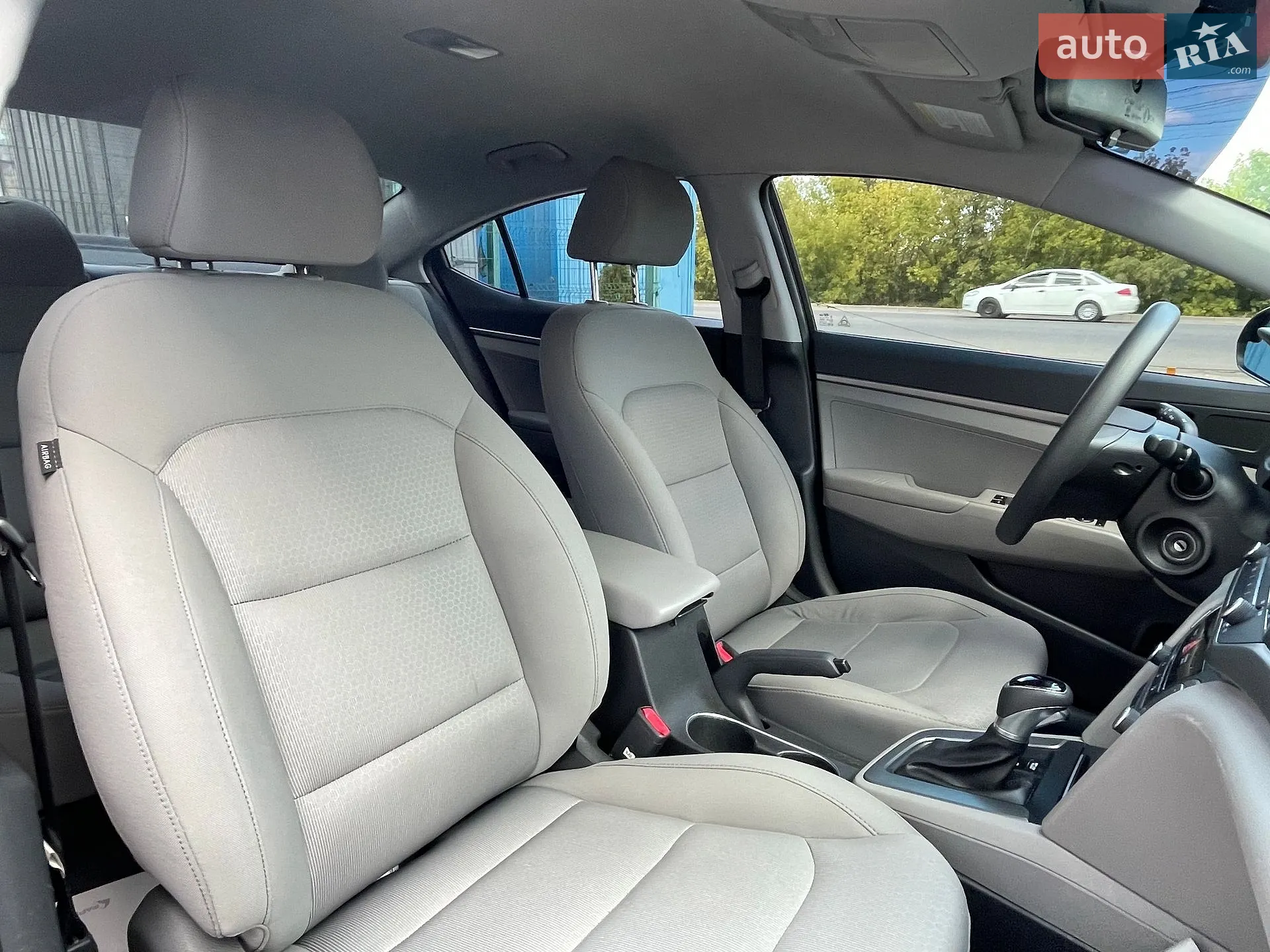 2017 Hyundai Elantra - мініатюра 42