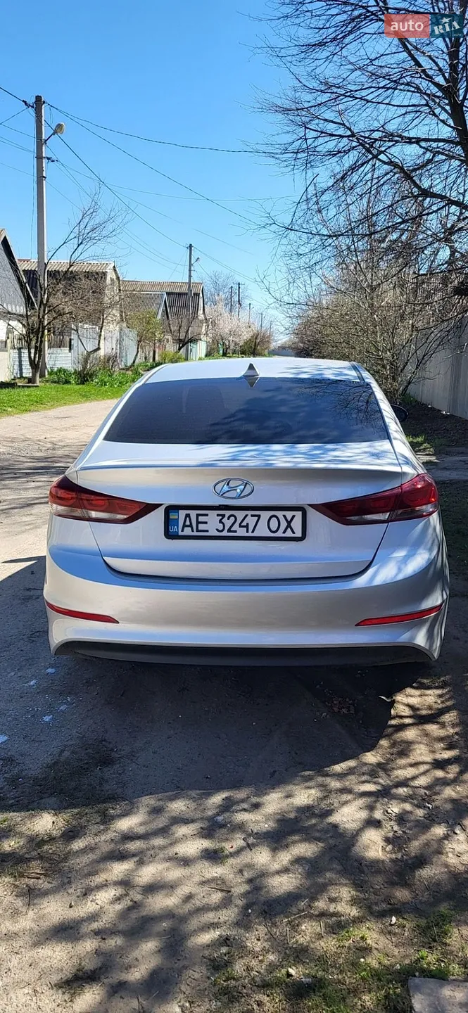 2016 Hyundai Elantra - мініатюра 8