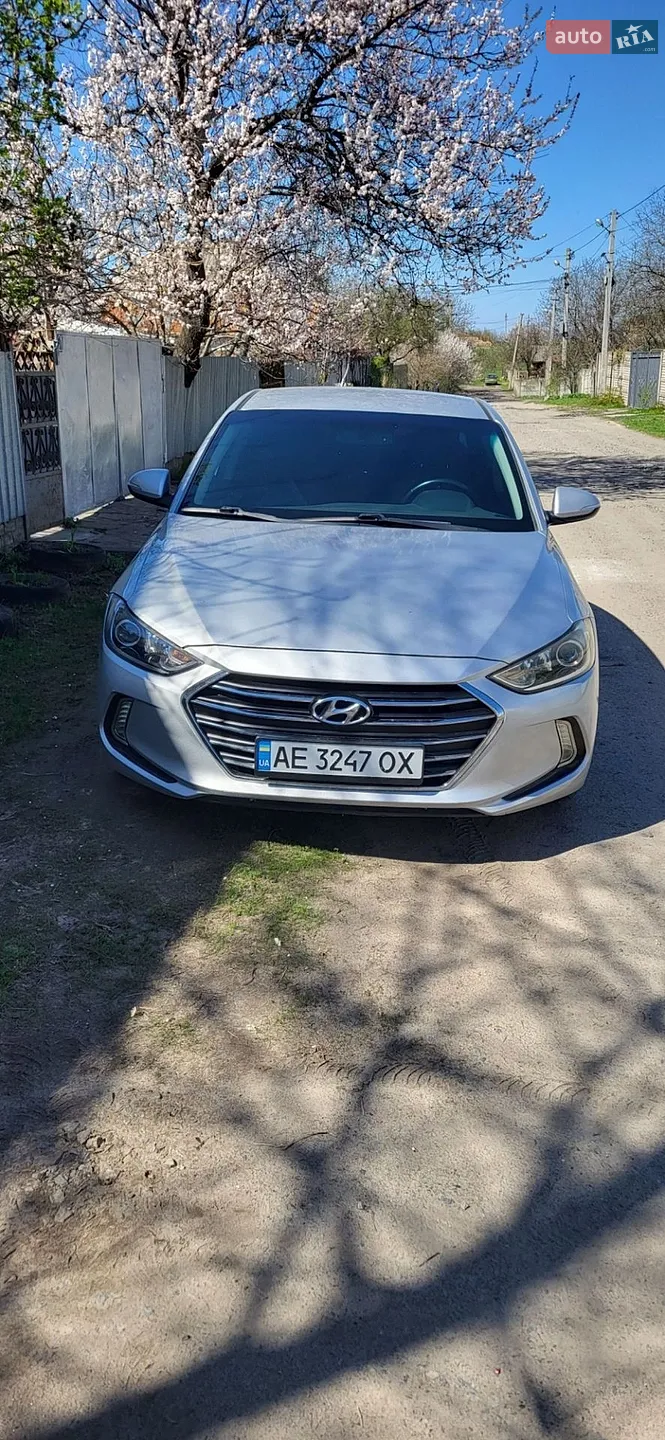 2016 Hyundai Elantra - фото 1