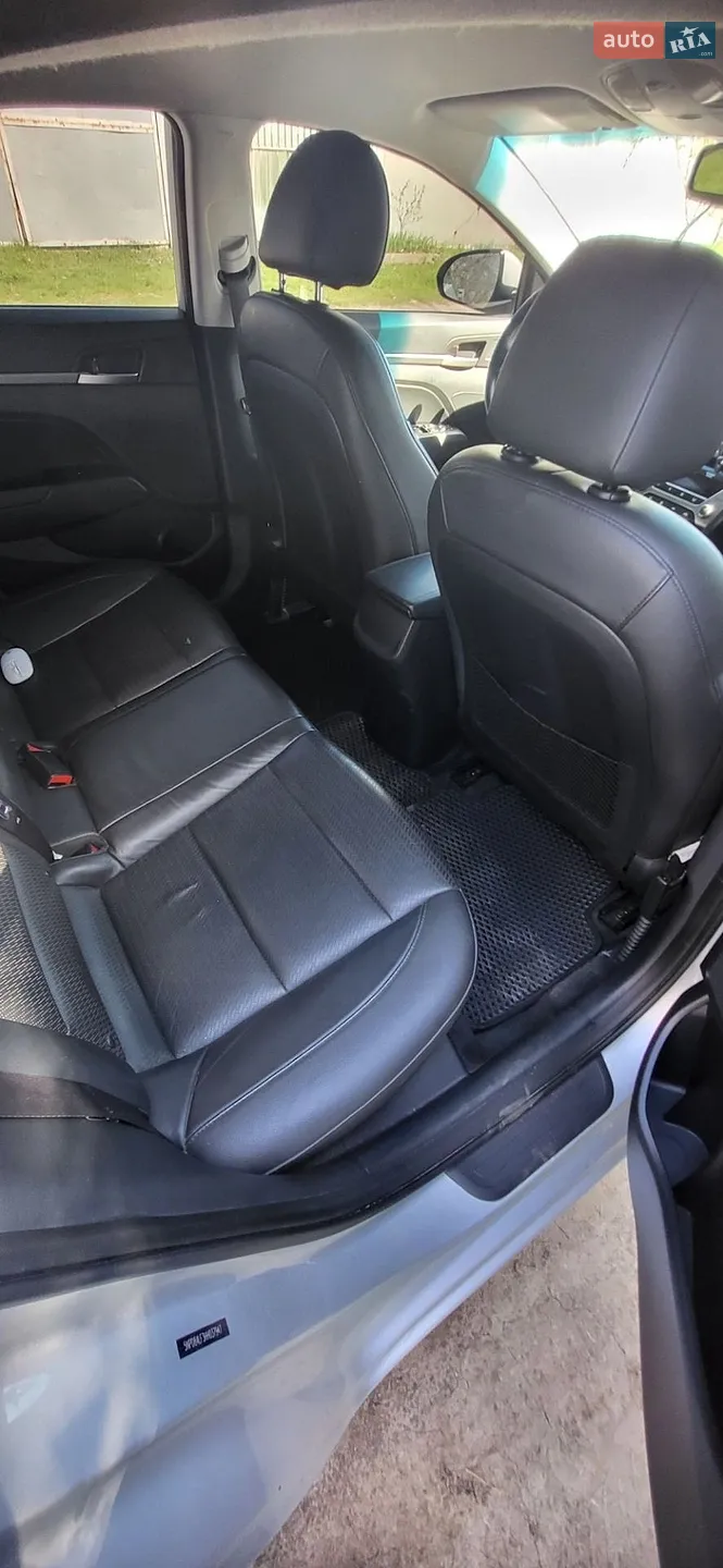 2016 Hyundai Elantra - мініатюра 15