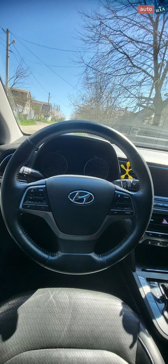 2016 Hyundai Elantra - мініатюра 13