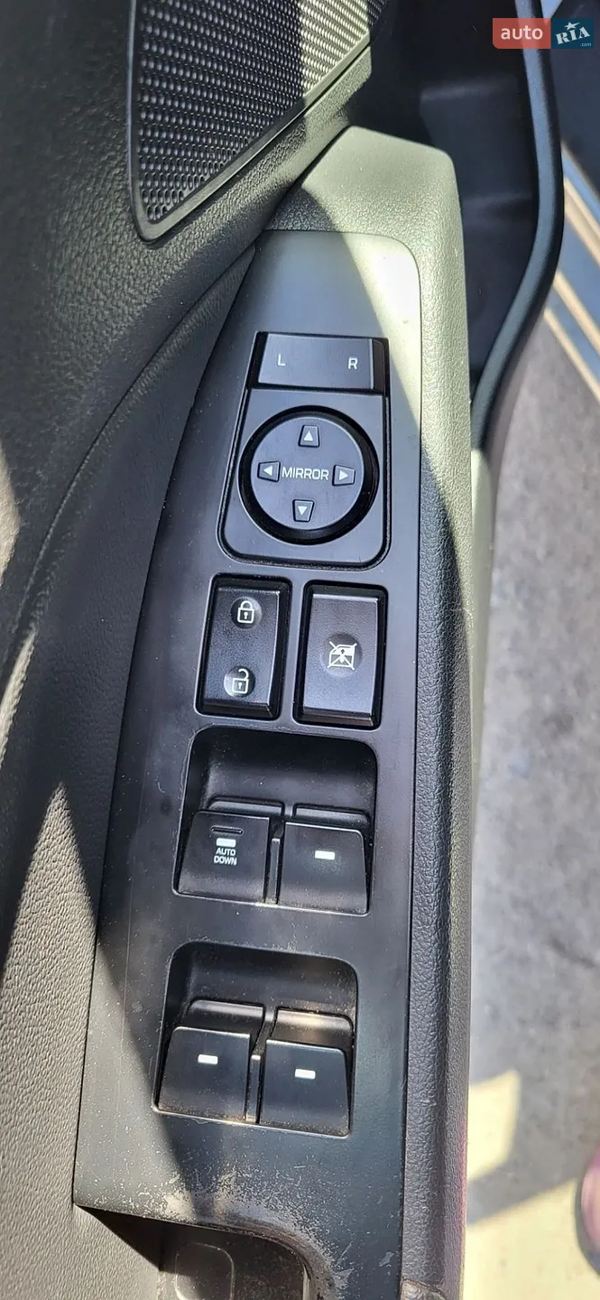 2016 Hyundai Elantra - мініатюра 11
