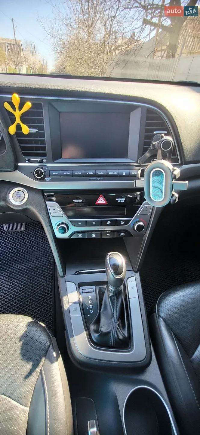2016 Hyundai Elantra - мініатюра 17