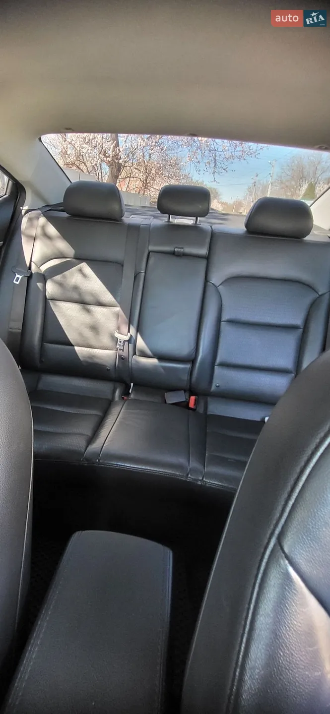 2016 Hyundai Elantra - мініатюра 18