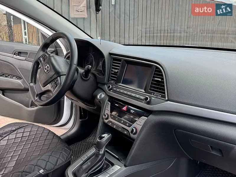 Hyundai Elantra 2018