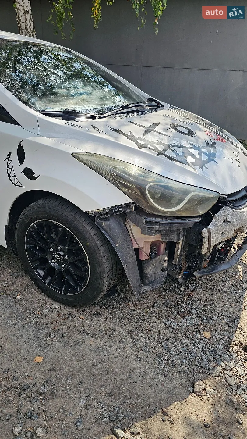 2013 Hyundai Elantra - мініатюра 10