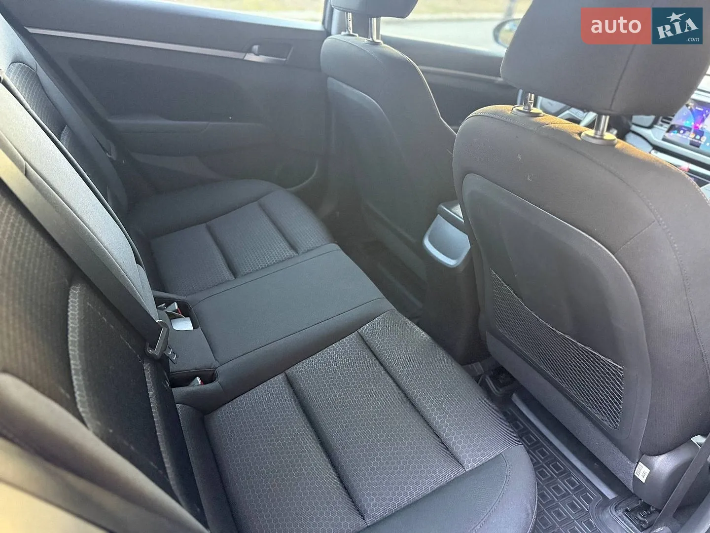 2018 Hyundai Elantra - мініатюра 17