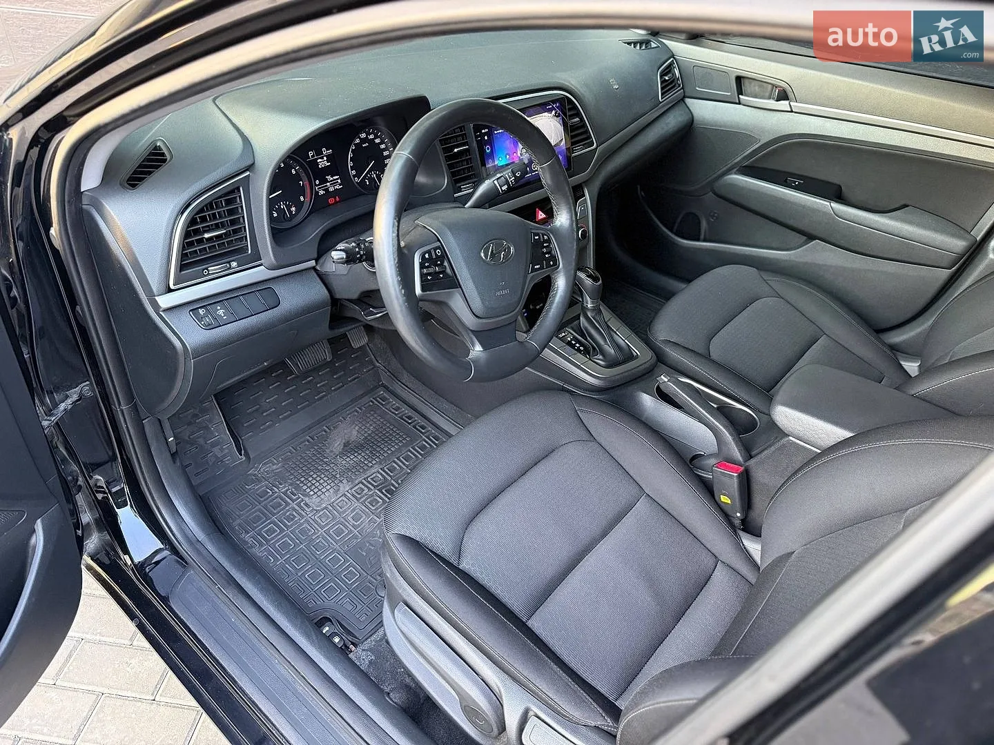 2018 Hyundai Elantra - мініатюра 15