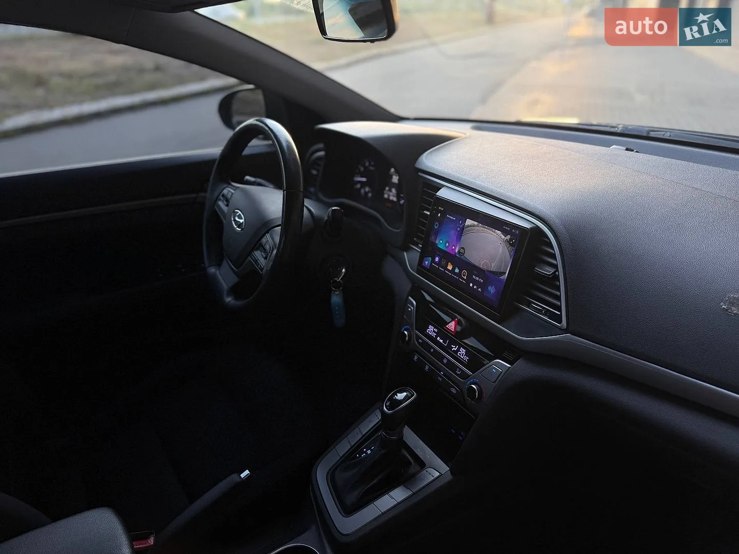 2018 Hyundai Elantra - мініатюра 20