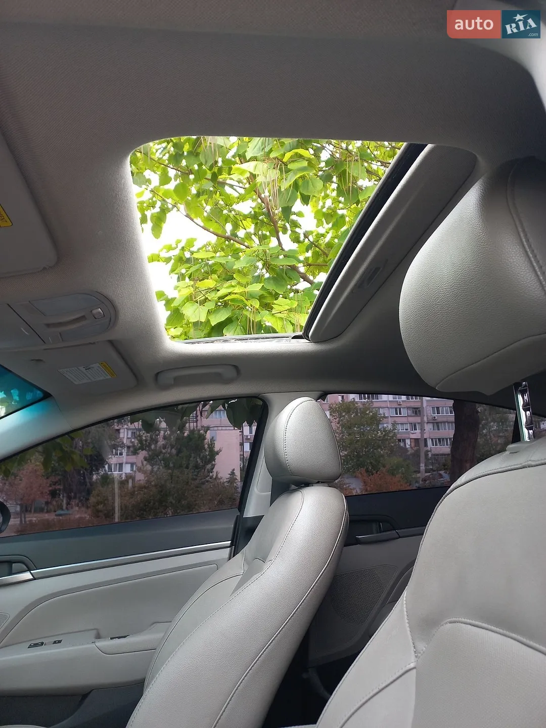 2016 Hyundai Elantra - мініатюра 19