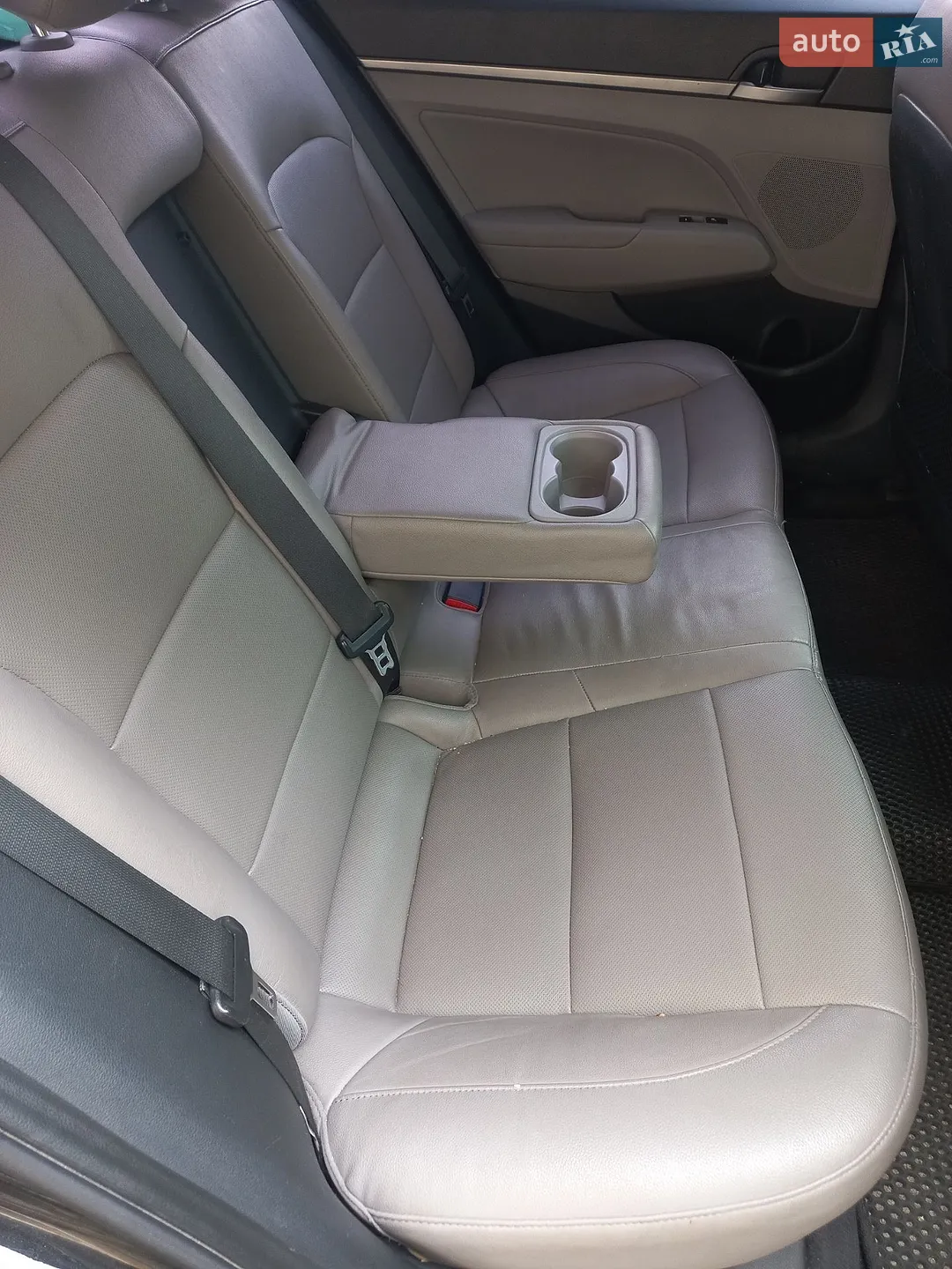 2016 Hyundai Elantra - мініатюра 25