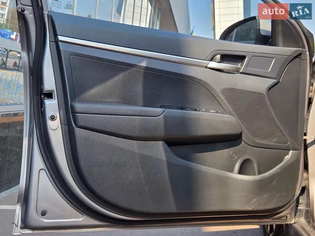 2020 Hyundai Elantra - мініатюра 11