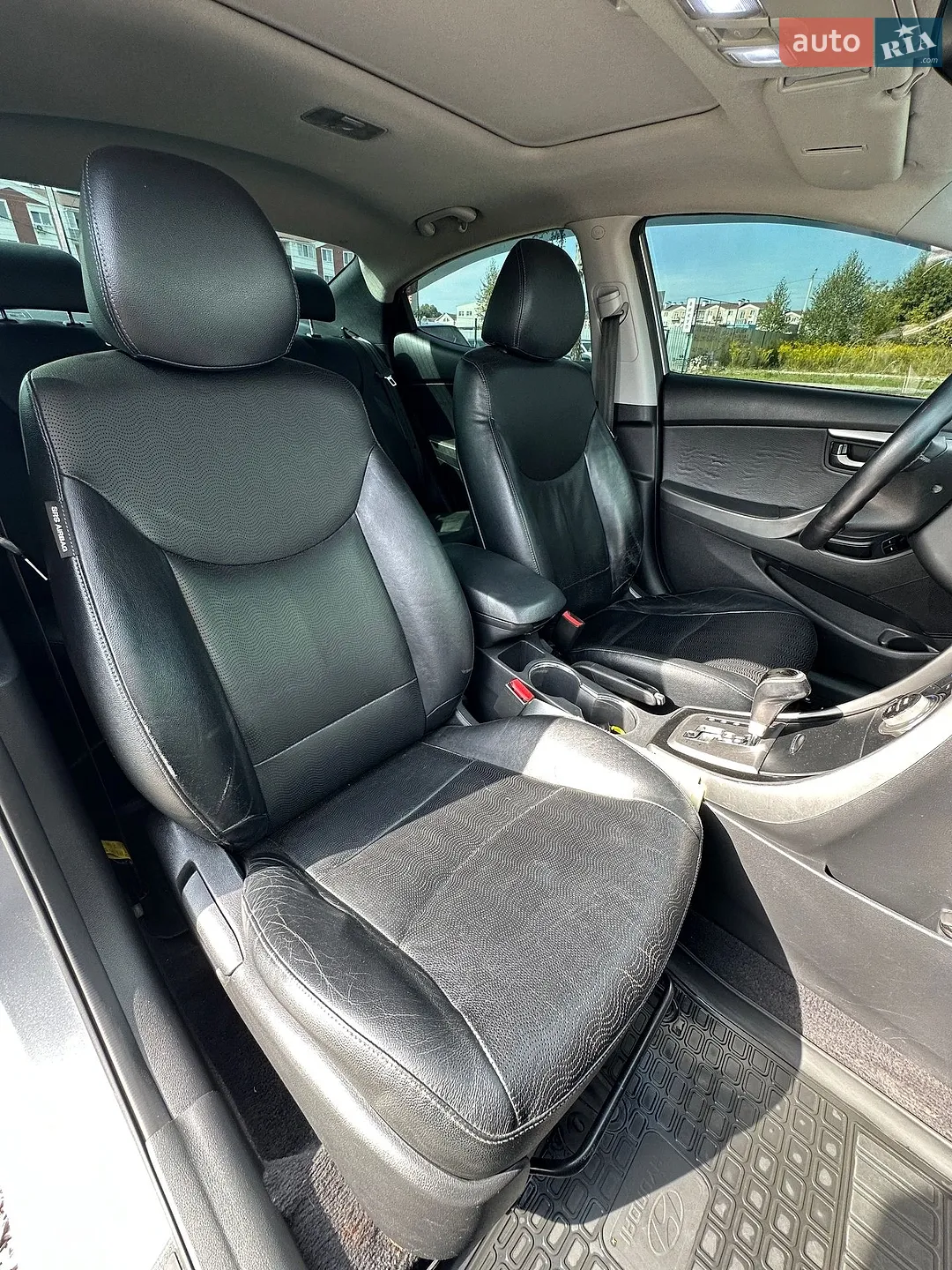 2013 Hyundai Elantra - мініатюра 24