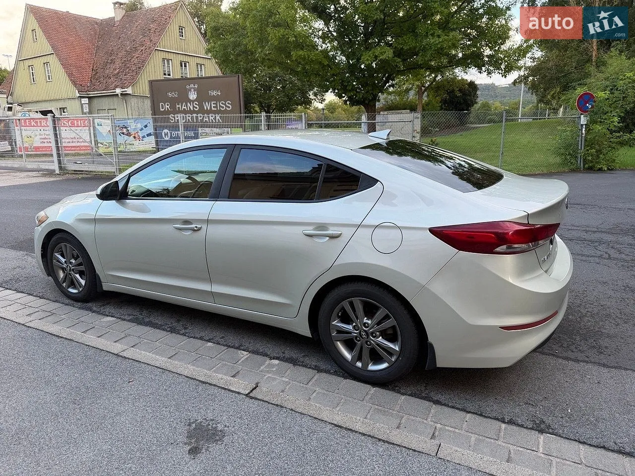 2018 Hyundai Elantra - мініатюра 5