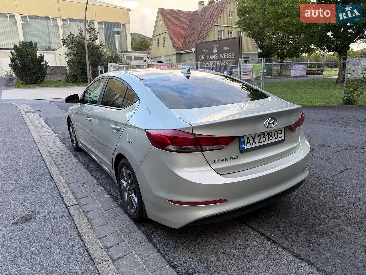 2018 Hyundai Elantra - мініатюра 9