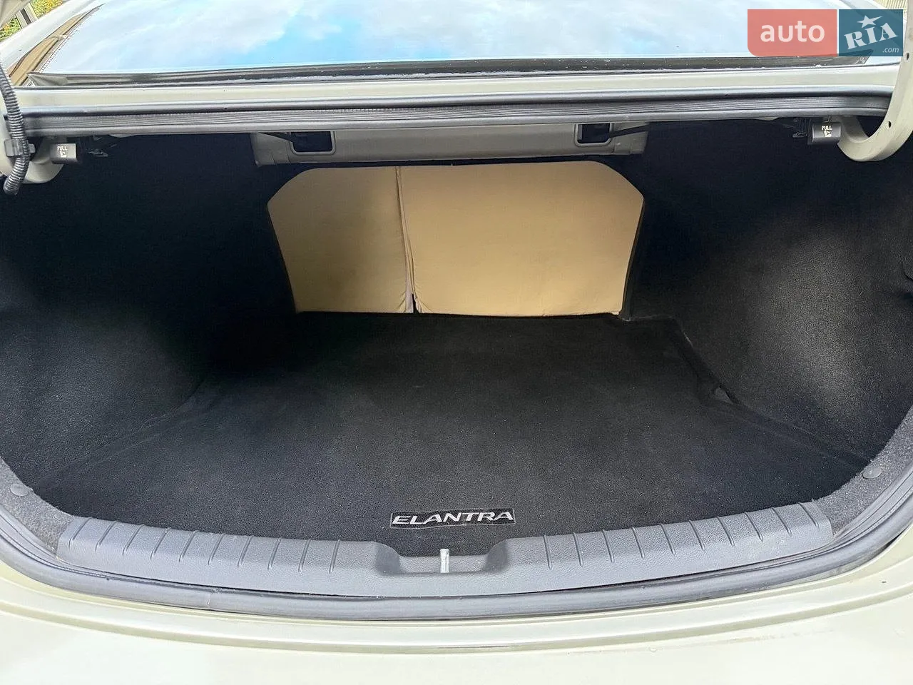 2018 Hyundai Elantra - мініатюра 23