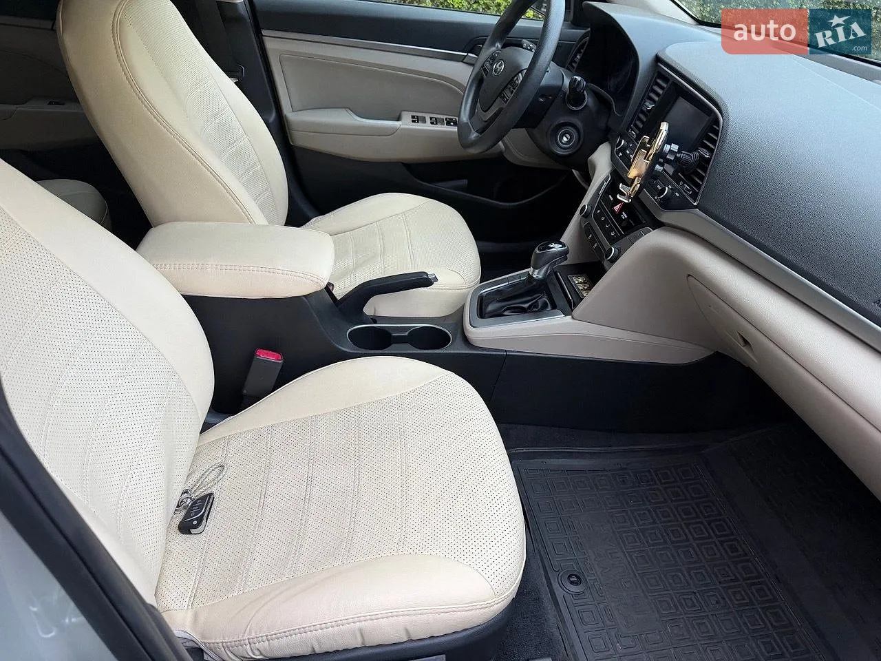 2018 Hyundai Elantra - мініатюра 18