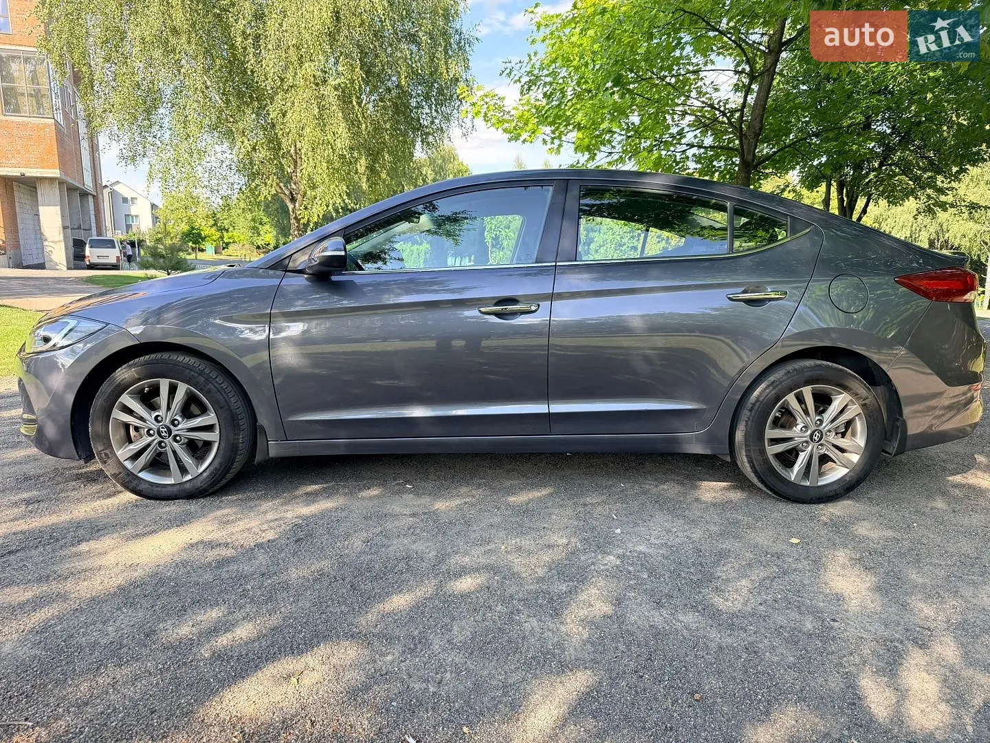 2018 Hyundai Elantra - мініатюра 10