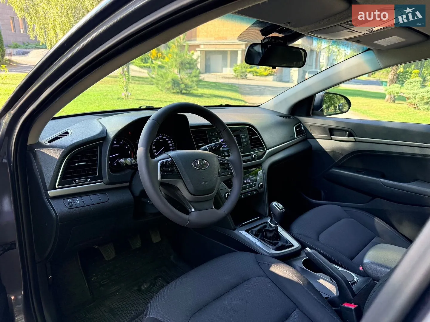 2018 Hyundai Elantra - мініатюра 21