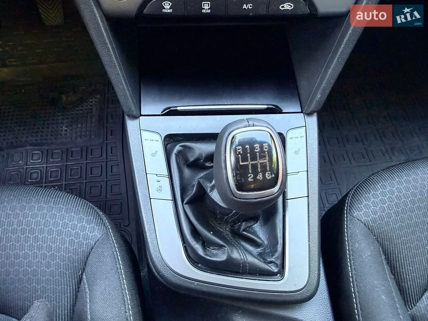 2018 Hyundai Elantra - мініатюра 24
