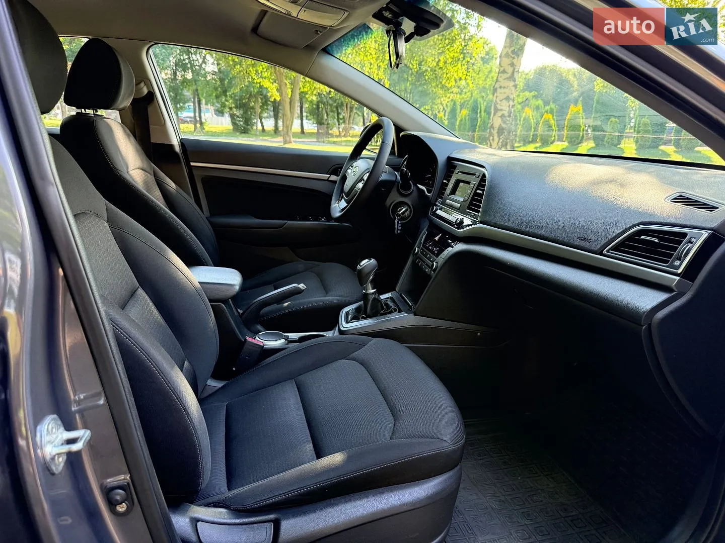 2018 Hyundai Elantra - мініатюра 26